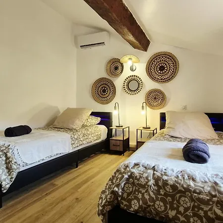 La Casa Du Village Hébergement de vacances *