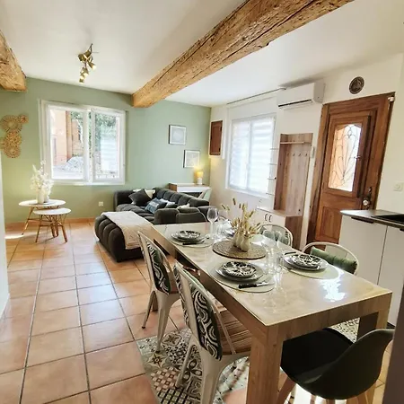La Casa Du Village Hébergement de vacances *